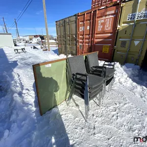 Table & Chairs
 UNRESERVED