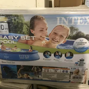 Intex 10' Easy  Set Pool
 UNRESERVED