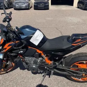 (AZ) 2022 KTM Duke 890 R