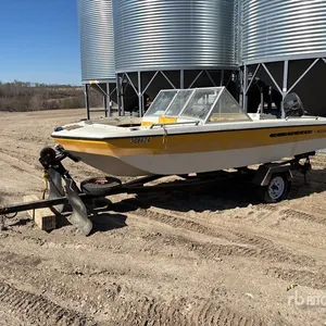 1977 Vanguard 15 ft Ski Boat