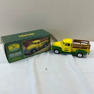 ERTL John Deere Chevy Pickup Truck