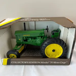 John Deere 1953 70 Row-Crop Tractor