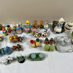 Collection Salt & Pepper Shakers