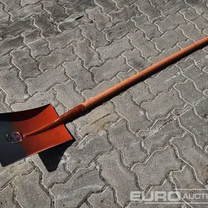 Unused 2026 HCHI Square Head Shovel 1.2M (GCC DUTIES NOT PAID) 