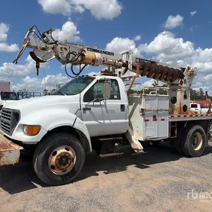 Terex Commander 40-45 on 2000 Ford F-750 4x2 Digger Derrick Truck