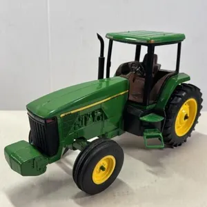JOHN DEERE 8200 TRACTOR