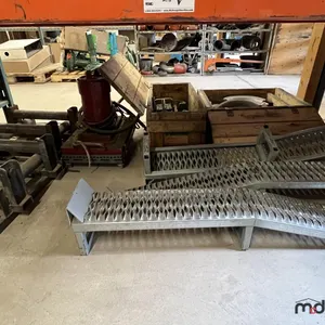 Greenlee 770 Pipe Bender w/ Parts
 UNRESERVED