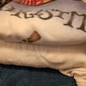 King heated blanket (no cord), Christmas throw