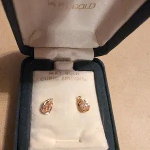 14kt gold pink cz earrings