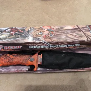 Red Deer knife and sheath in box