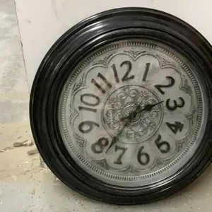 BATTERY OPERATED PLASTIC CLOCK