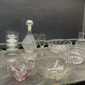 BOX OF CLEAR GLASSWARE
