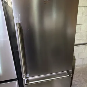 BEKO 30"W STAINLESS STEEL SWING DOOR REFRIGERATOR WITH BOTTOM FREEZER DRAWER