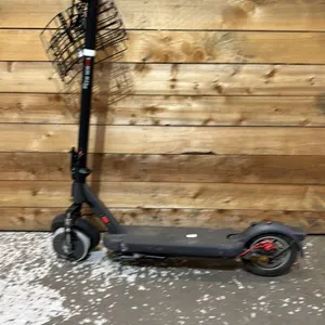 *POWERS ON* 5TH WHEEL FOLDING ELECTRIC SCOOTER WITH BATTERY (NO CHARGER, NO KEY, UNKNOWN WORKING