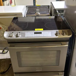 FRIGIDAIRE PROFESSIONAL SERIES STAINLESS STEEL ELECTRIC RANGE WITH CONVECTION OVEN