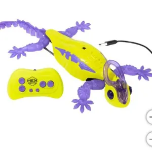 HEXBUG Wall Crawler Chameleon with Glows in the Dark Features