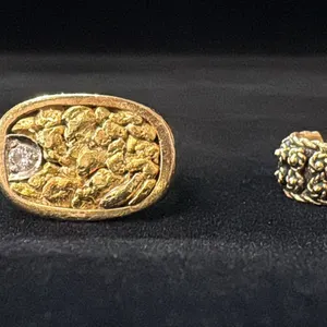 APPROX 18K LADIES RING SET WITH DIAMOND (.1CT, 15.8G)