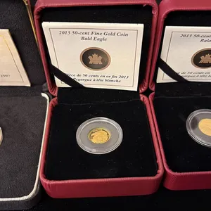 THREE CANADA GOLD COINS; 1 X 1/4OZ GOLD COIN, 2 X 1/25OZ GOLD COINS