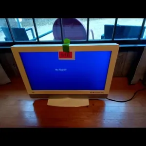 Monitor HDMI Compact Design