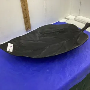 HEAVY CAST LEAF DECOR
