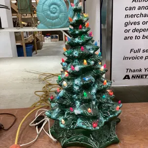 VINTAGE CERAMIC CHRISTMAS TREE
