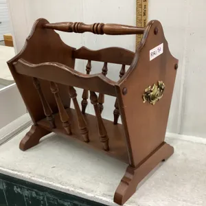 VINTAGE MAGAZINE HOLDER