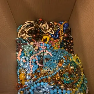 MISC COSTUME JEWELRY