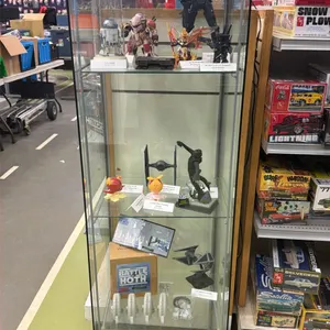 GLASS DISPLAY CASE WITH ASSORTED CONTENTS INCLUDING; STAR WARS & GUNDAM FIGURINES