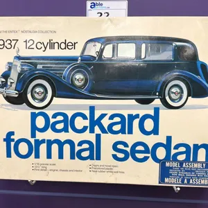 ENTEX NOSTALGIC COLLECTION 1/16 1937 12 CYLINDER PACKARD FORMAL SEDAN MODEL CAR