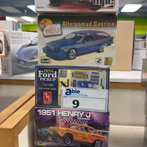 (5) ASSORTED MODEL CARS INCLUDING; MPC THE SLASHER, REVELL ALTERNOMOD CAPRICE, AMI 1934 FOR PICKUP