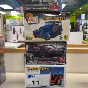 (5) ASSORTED MODEL CARS INCLUDING; AMI 007 1971 FORD MUSTANG, MPC GOLDEN HAWK SPECIAL EDITION JEEP,