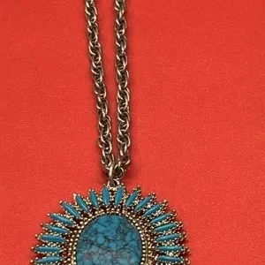 12" Silver Tone Teal Pendant Necklace. *SC