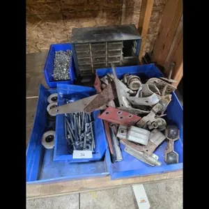 Unknown Brand Hardware Assortment - Variety of Fas