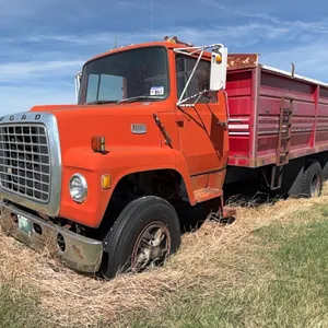 Ford F-800 S/A Grain Truck - Not Running - For Parts or Salvage