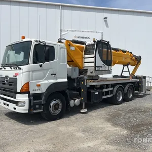 2018 Uzmanlar HTF45 45 m on 2016 Hino 700 6x4 Bucket Truck