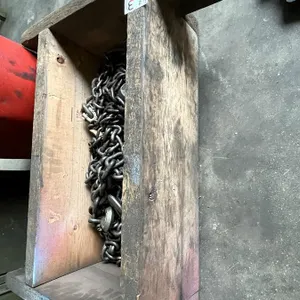 Box of Chains & Garbage Can
 UNRESERVED