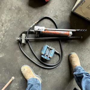 Heavy Duty Hydraulic Liner Puller
 UNRESERVED