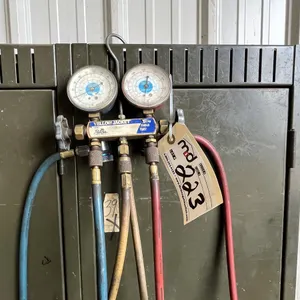 Yellow Jacket A/C 134A Gauges
 UNRESERVED