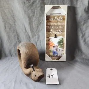 Wooden Snail Sculpture Decor & Pet Memorial Frame