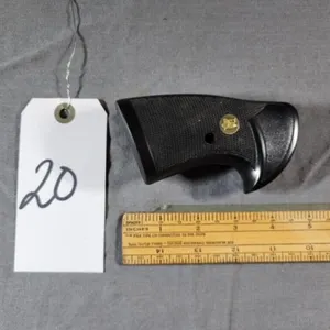 Smith & Wesson K & J Frame Revolver Grip 4.5"L