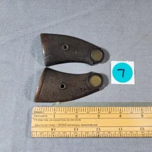 Smith & Wesson Handle Grips 3.25"L (Wood)