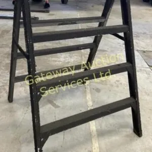 Step ladder 4ft. 31 wide