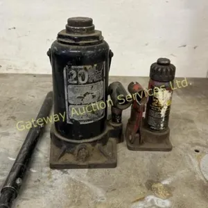 Two bottle jacks 20 ton and a 2 ton