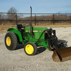 John Deere 850 Single Arm Lift Tractor