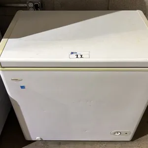 DANBY DESIGNER CHEST FREEZER 33"W