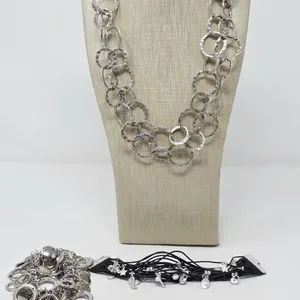 Hammered Silver Tone Interlocking Circle Necklace