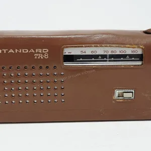 Vintage Standard Radio Corp TR-8 Transistor Radio