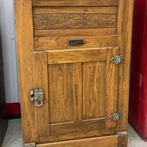 Antique McClary Iceberg Wooden Ice Box. 28"W x