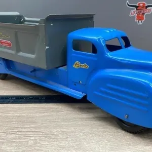 Lincoln Dump Truck. 16". Repaint.