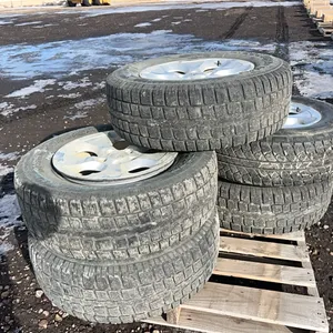 5 - 255/70R18 TIRES ON 5 HOLE JEEP RIMS - RIM VALUE ONLY
